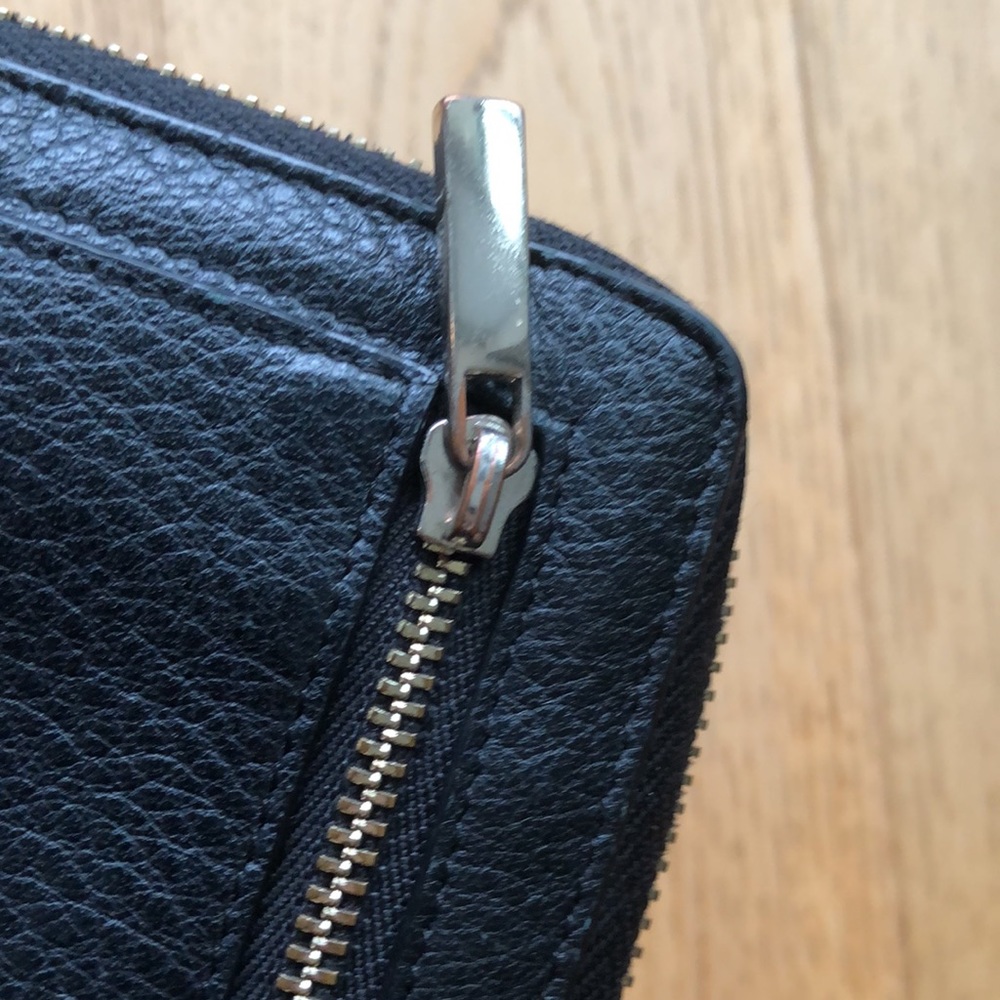 Danier leather wallet - Picture 4 of 6